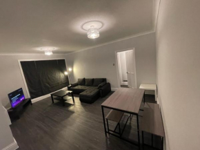 Ongar - minimum 7 nights